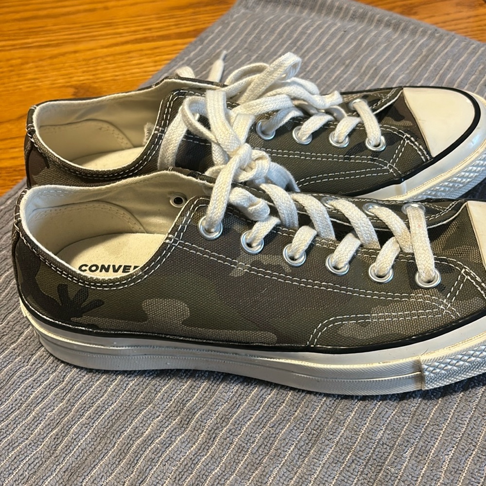 Carhartt converse in camo